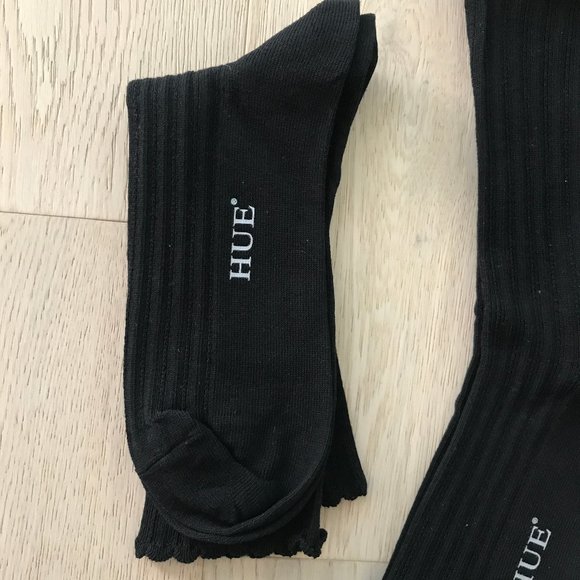 NWOT - Hue Women's Scalloped Pointelle Sock - Picture 2 of 6